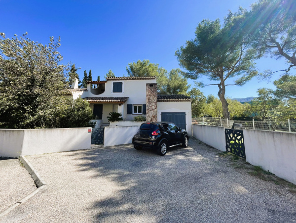 Offres de location Villa Marseille 13009