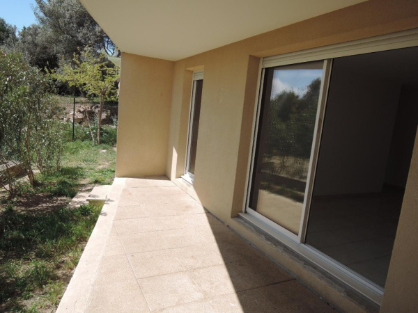 Offres de location Rez de jardin  