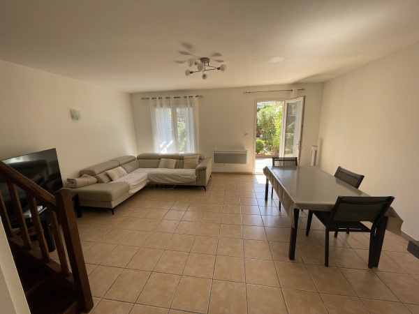 Offres de location Maison de village Marseille 13013